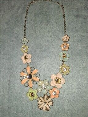 Beautiful Flower Statement Necklace